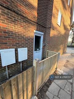 2 bedroom flat to rent, Maidstone Road, Rochester, ME1