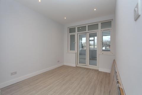 3 bedroom semi-detached house to rent, Constable Gardens, Edgware, HA8