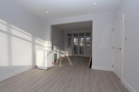 3 bedroom semi-detached house to rent, Constable Gardens, Edgware, HA8