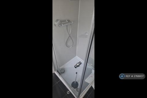 1 bedroom in a house share to rent, Steyne Road, London, W3