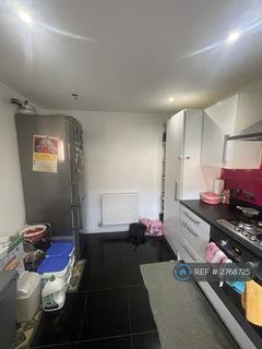 3 bedroom end of terrace house to rent, George Palmer Close, Reading, RG2