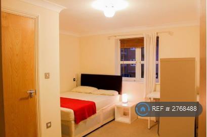 Bedroom 1 (Ensuite)