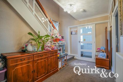 3 bedroom detached house for sale, Westcliff Gardens, Canvey Island, SS8