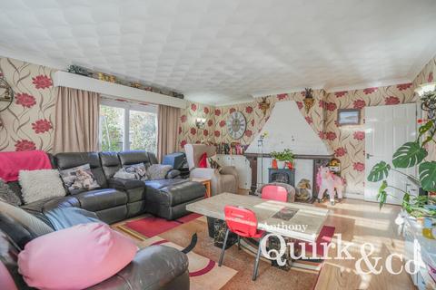 3 bedroom detached house for sale, Westcliff Gardens, Canvey Island, SS8