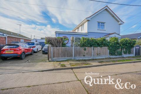 3 bedroom detached house for sale, Westcliff Gardens, Canvey Island, SS8