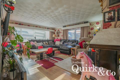 3 bedroom detached house for sale, Westcliff Gardens, Canvey Island, SS8