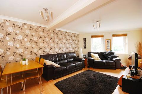 2 bedroom flat to rent, Colegrove Road, Peckham, London, SE15