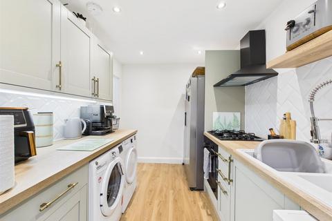 2 bedroom maisonette for sale, Grove Lane, Coulsdon CR5