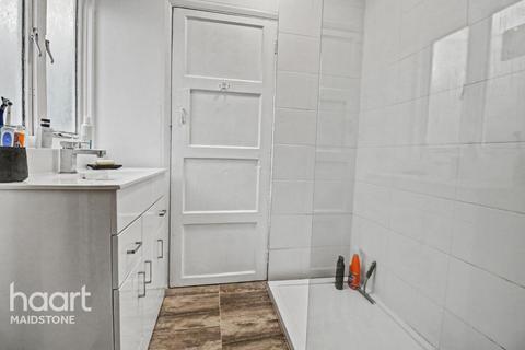 2 bedroom terraced house for sale, St Georges Square, Maidstone