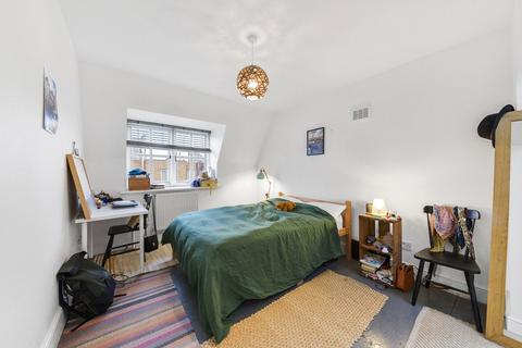 2 bedroom apartment for sale, Inverness Terrace, London, W2