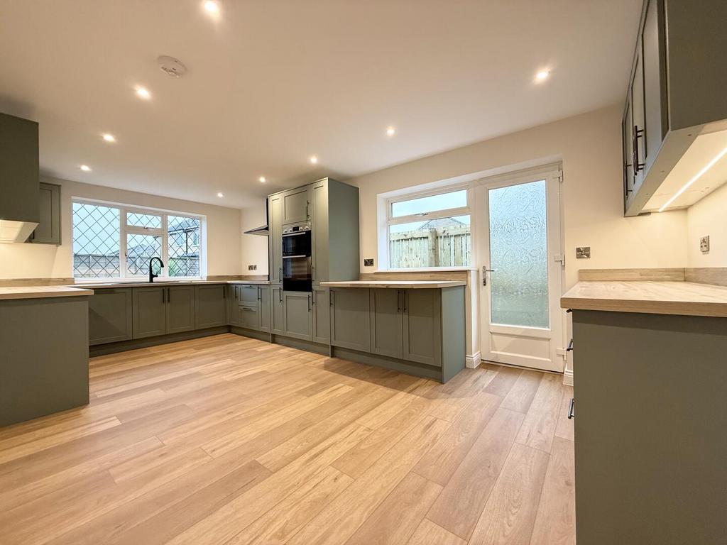 Dining kitchen