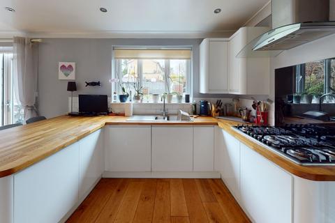 4 bedroom link detached house for sale, Tonbridge Road, Maidstone ME16