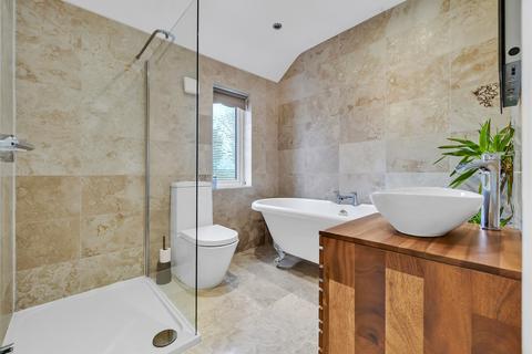 2 bedroom terraced house for sale, Cross Road, Romford, RM7