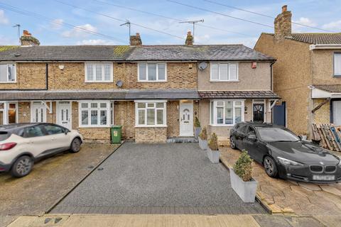 2 bedroom terraced house for sale, Cross Road, Romford, RM7