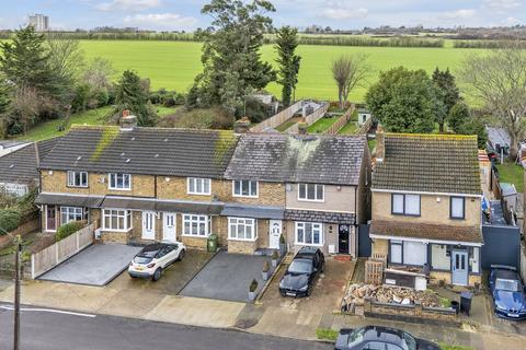 2 bedroom terraced house for sale, Cross Road, Romford, RM7