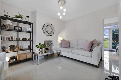 2 bedroom terraced house for sale, Cross Road, Romford, RM7