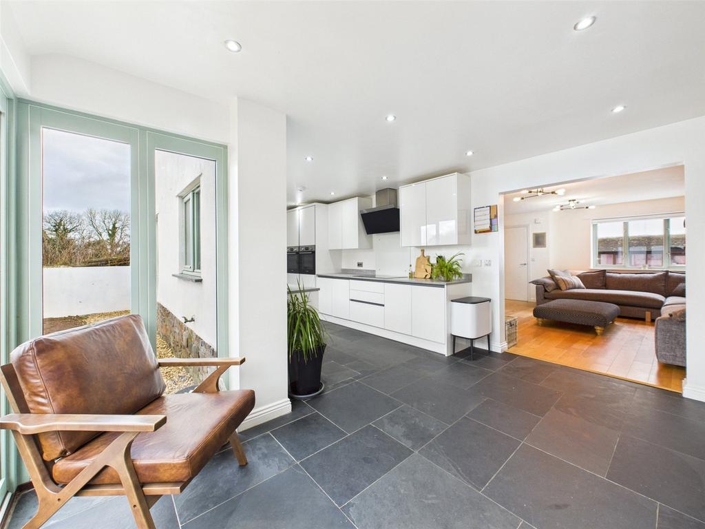 Snug / Kitchen