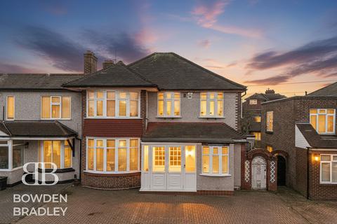 5 bedroom house for sale, Abbotswood Gardens, Clayhall, IG5