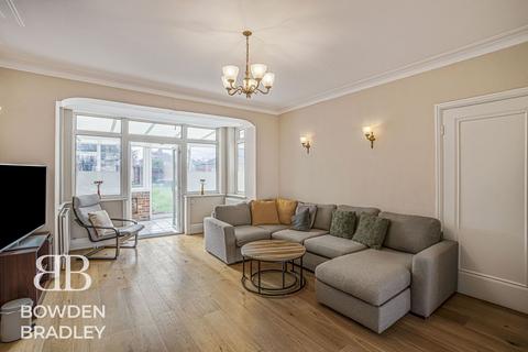 5 bedroom house for sale, Abbotswood Gardens, Clayhall, IG5
