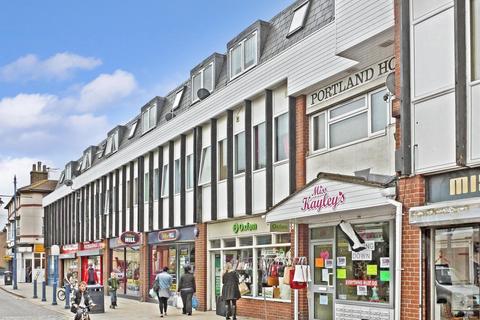 2 bedroom apartment to rent, High Street, Sheerness ME12
