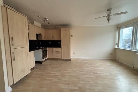 2 bedroom apartment to rent, High Street, Sheerness ME12