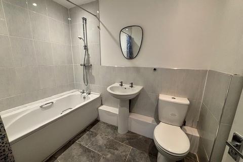 2 bedroom apartment to rent, High Street, Sheerness ME12