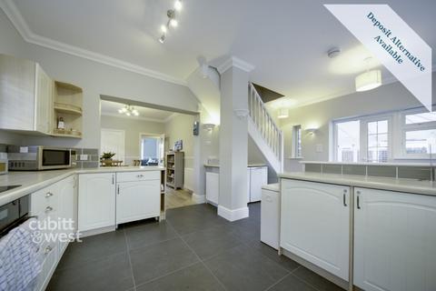 5 bedroom detached house to rent, Seafield Road Rustington BN16