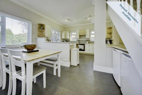 5 bedroom detached house to rent, Seafield Road Rustington BN16