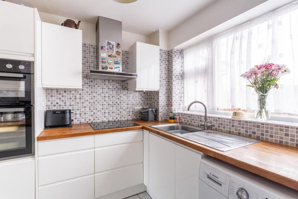 Kitchen (3).jpg
