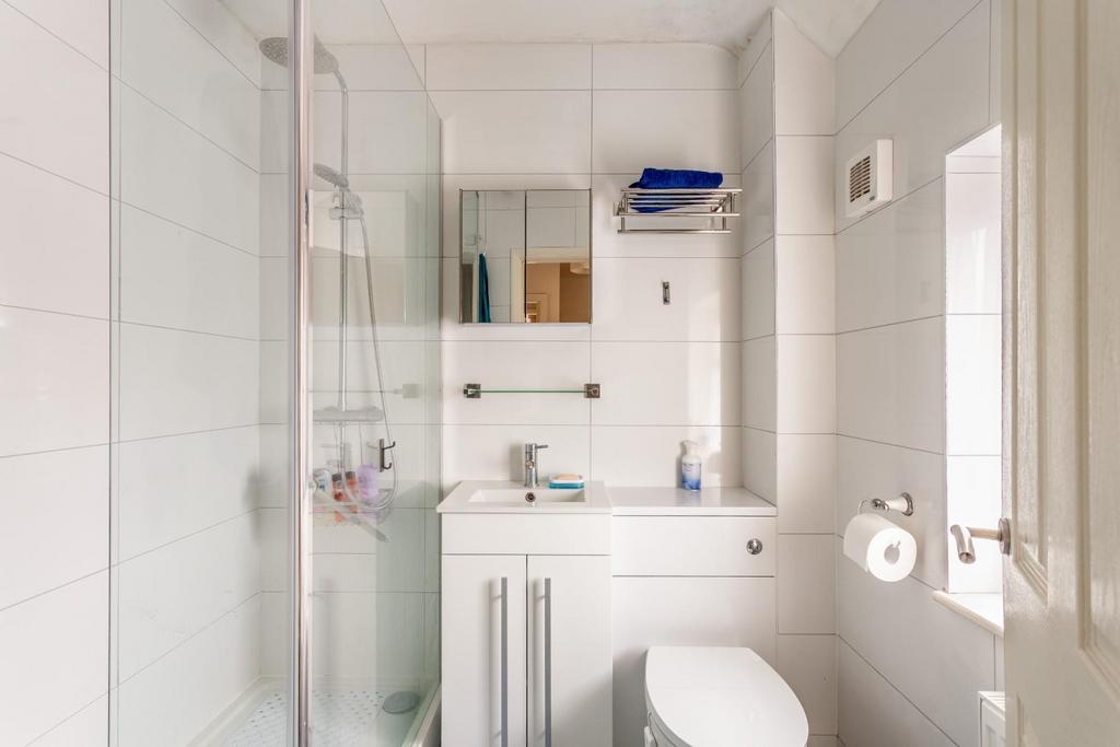 Shower room.jpg