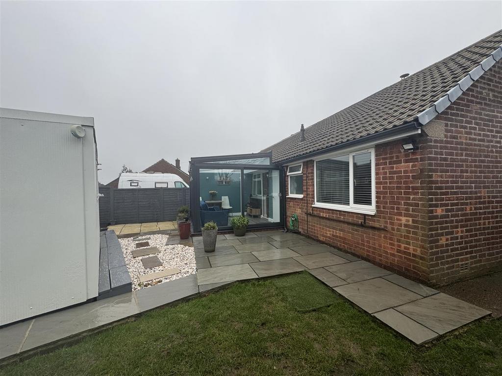 REAR GARDEN & WORKSHOP