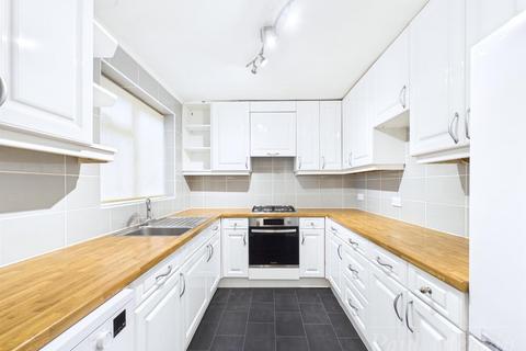 3 bedroom end of terrace house for sale, Charlwood, The Green, Croydon
