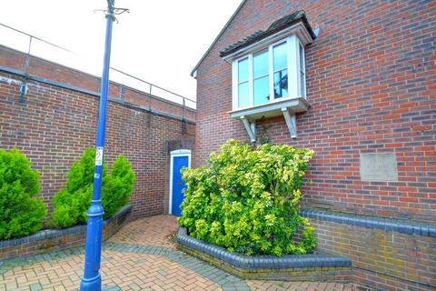 undefined, High Street, Alton, Hampshire, GU34