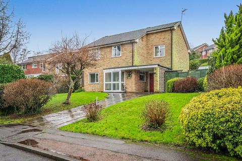 4 bedroom detached house for sale, Andrews Close, Tunbridge Wells (no chain)