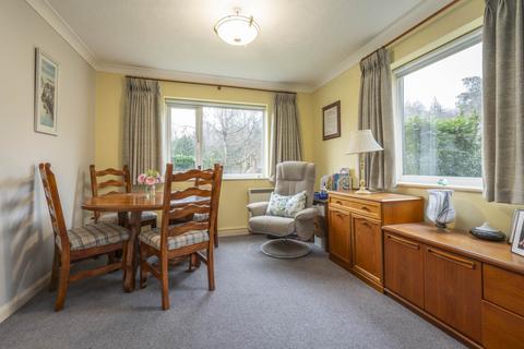 4 bedroom detached house for sale, Andrews Close, Tunbridge Wells (no chain)