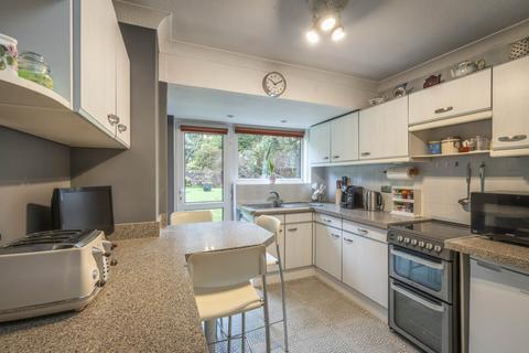 4 bedroom detached house for sale, Andrews Close, Tunbridge Wells (no chain)