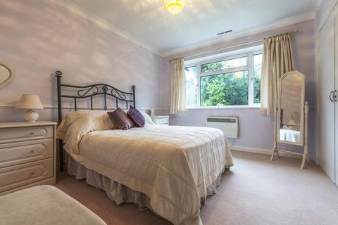 4 bedroom detached house for sale, Andrews Close, Tunbridge Wells (no chain)