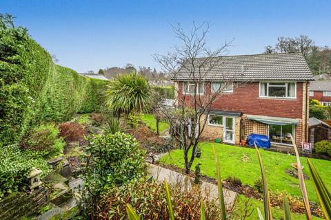 4 bedroom detached house for sale, Andrews Close, Tunbridge Wells (no chain)