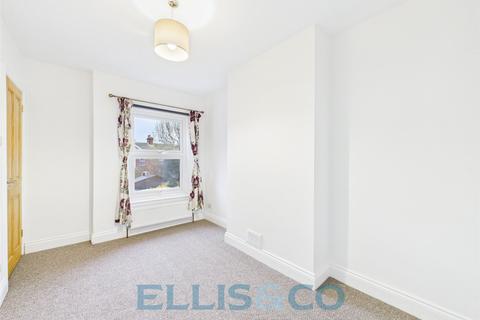 3 bedroom terraced house to rent, Dernier Road, Tonbridge, Kent, TN10