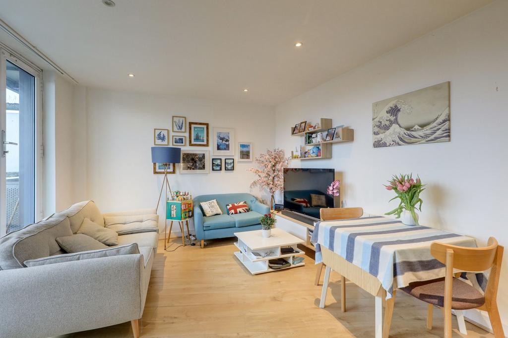 Open Plan Lounge & Kitchen