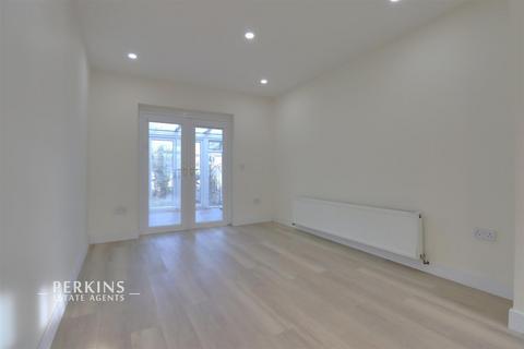 undefined, Greenford, UB6
