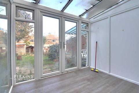 undefined, Greenford, UB6