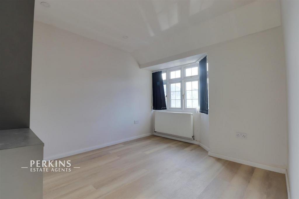 BED 1.jpg