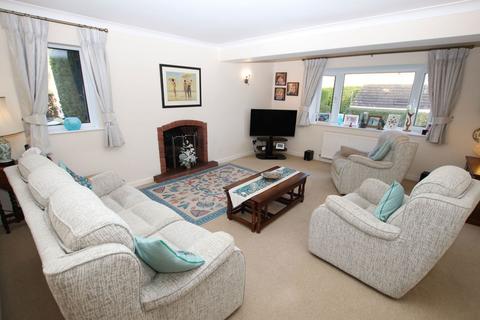 4 bedroom detached house for sale, Stonelea Close, Silkstone