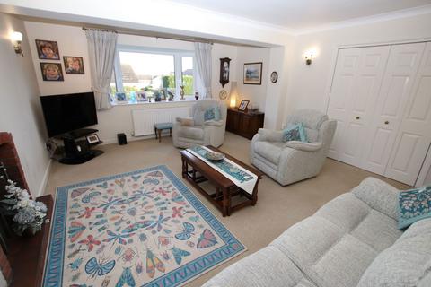 4 bedroom detached house for sale, Stonelea Close, Silkstone
