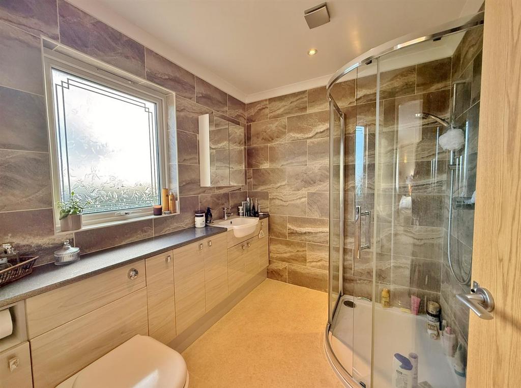 Ensuite shower room