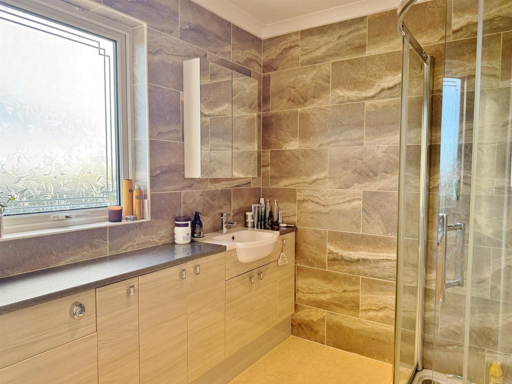 Ensuite shower room