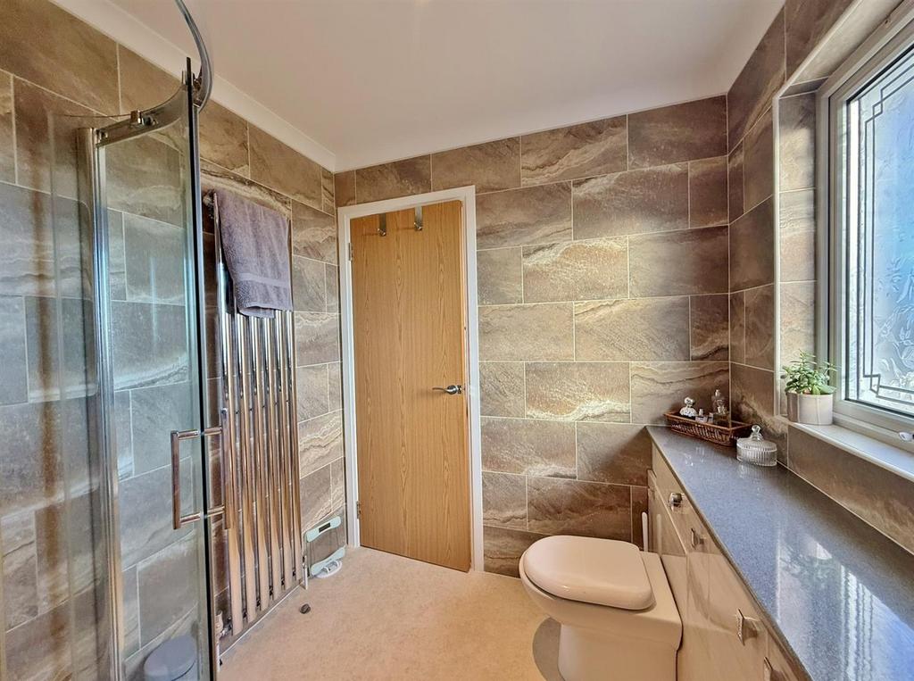 Ensuite Shower room