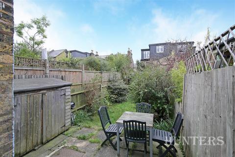 2 bedroom terraced house to rent, Landells Road, Dulwich, SE22