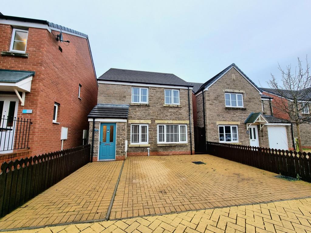 Front Of Property - Driveway